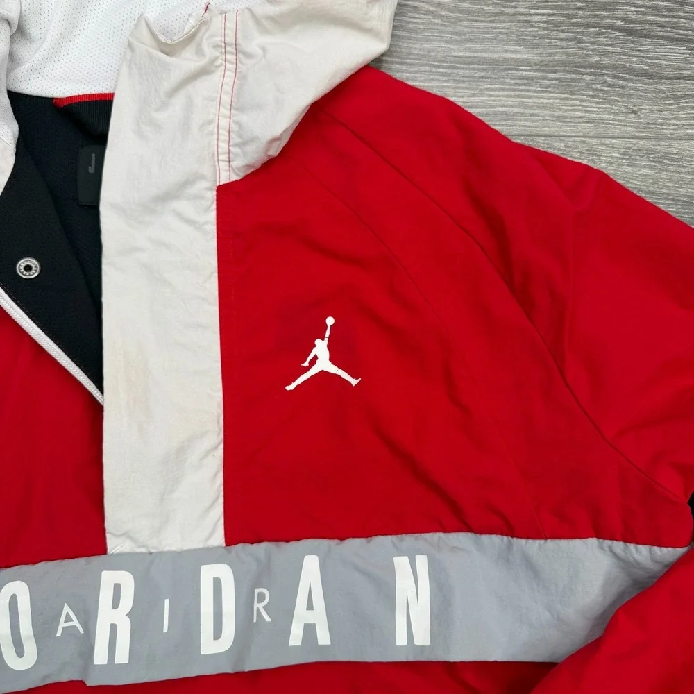 Air Jordan Jacket Mens Medium Red Spellout Windbreaker Jumpman Side Zip Hooded